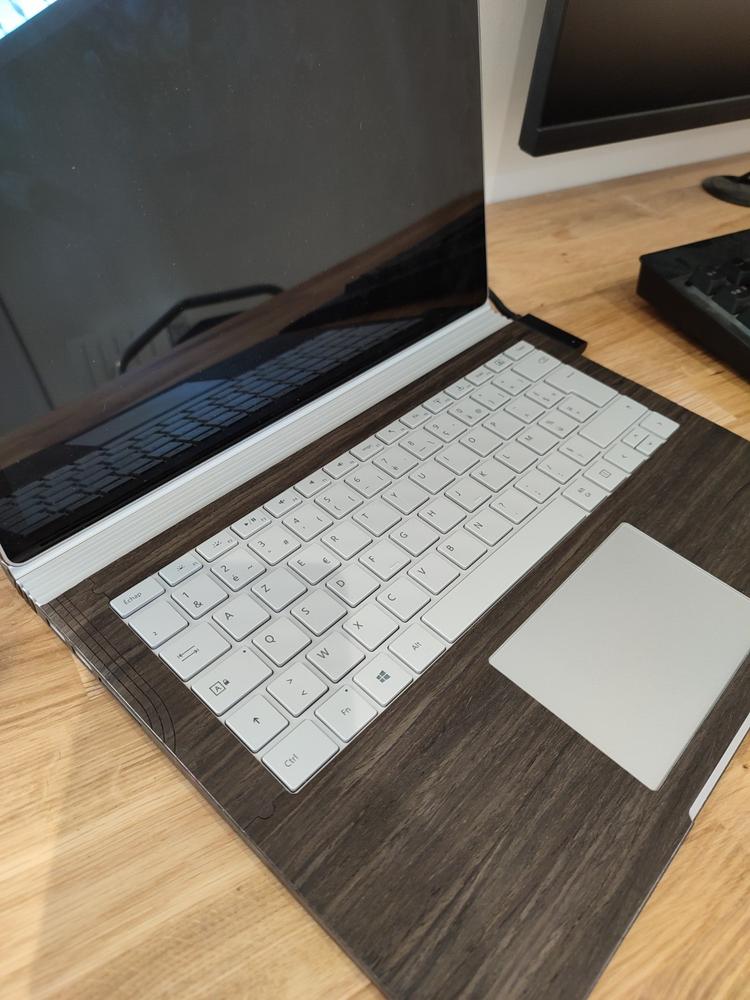 Surface Book / Book 2 / Book 3 wood cover - Customer Photo From Jean-Christophe Rapin