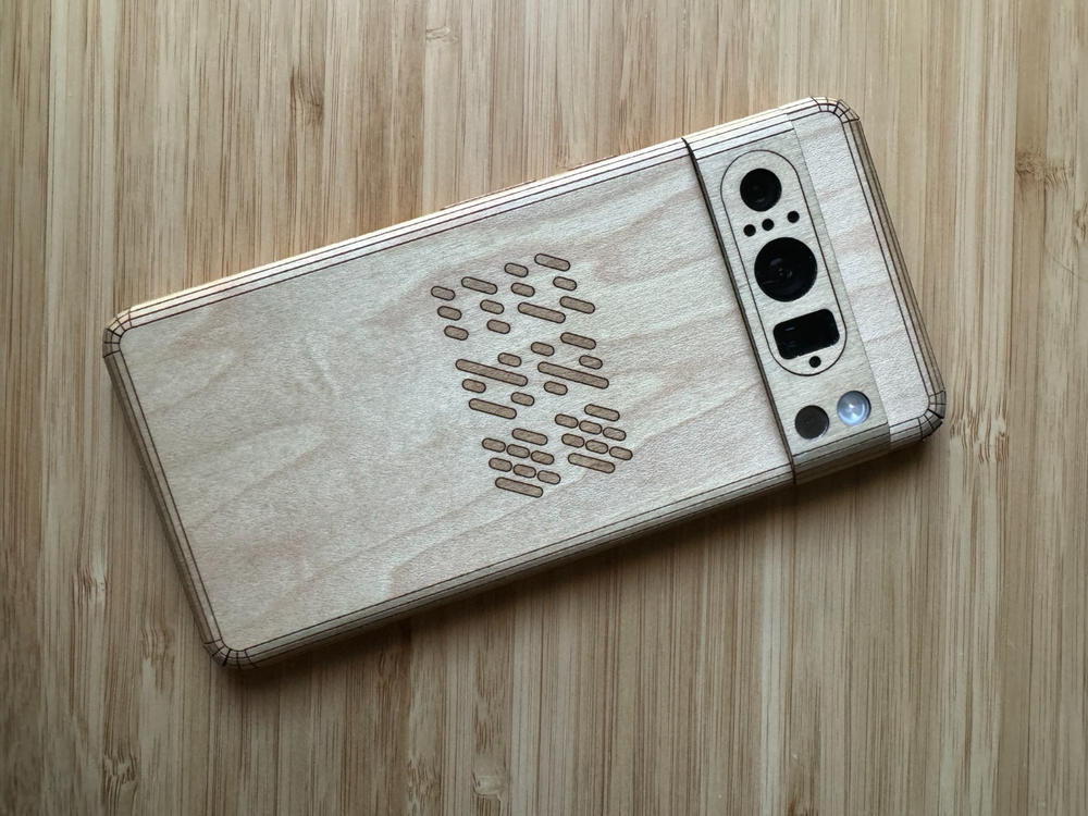 Pixel 8 / 8 Pro wood cover - Customer Photo From brooks walch