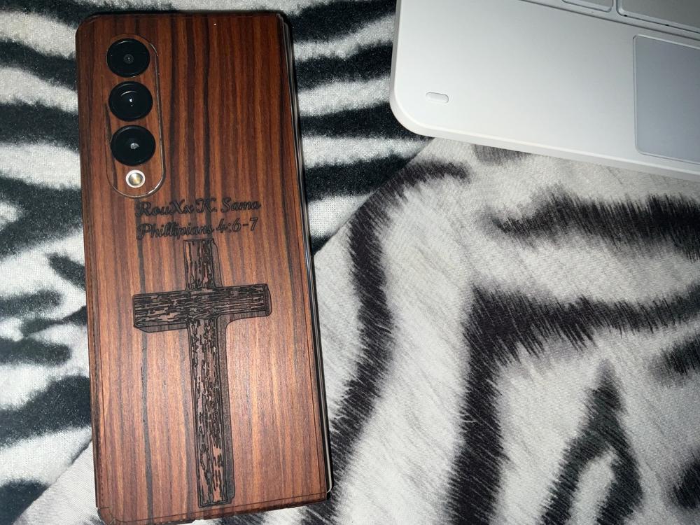  Samsung Galaxy Z Fold4 wood cover - Customer Photo From Erica Thomas