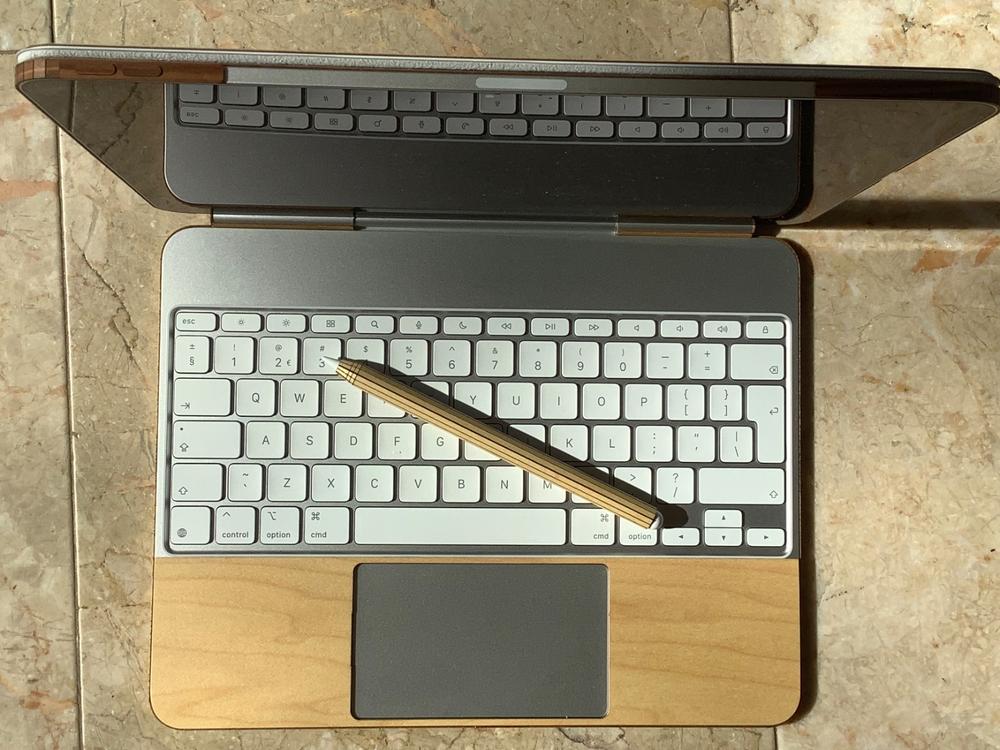 iPad Pro M4 wood covers  - Customer Photo From Peter Glas