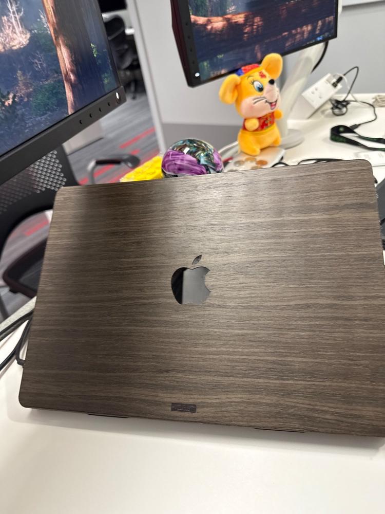 MacBook Wood Covers - Customer Photo From Laurent PETROQUE