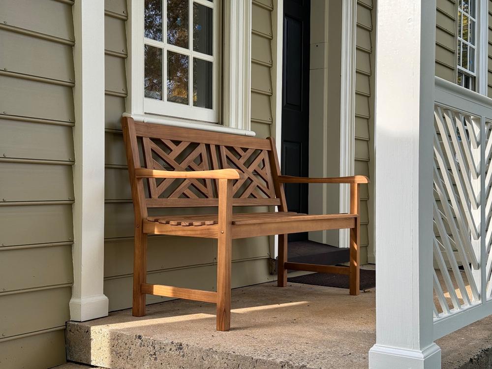 Front porch store chairs and benches