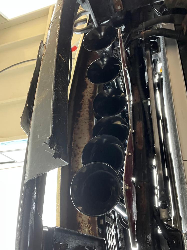Shocker S6 Train Horn - Customer Photo From Justin O