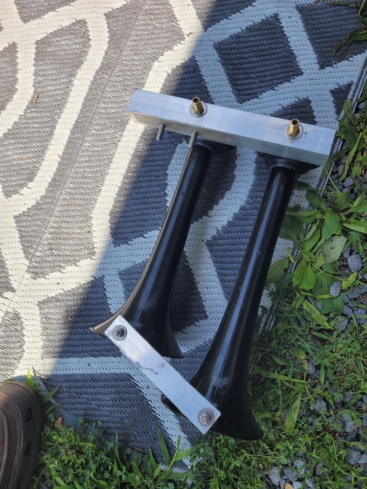 Rocker 127H Air Horn Kit - Customer Photo From Austin Chapa