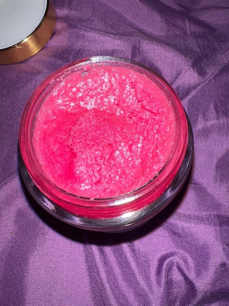 Smooth Legend Pre-Shave Scrub - Customer Photo From Melane Maique
