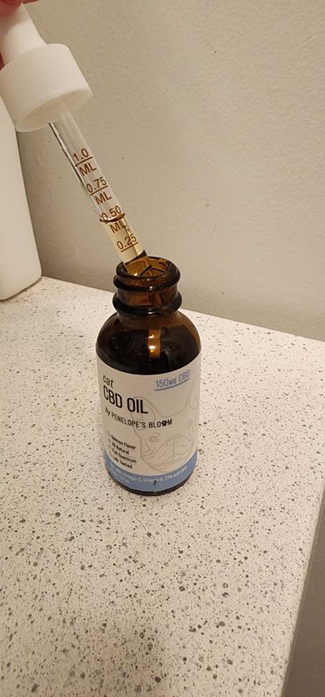 CBD Oil For Cats - 150 mg. CBD - Customer Photo From Alexandra Lloyd