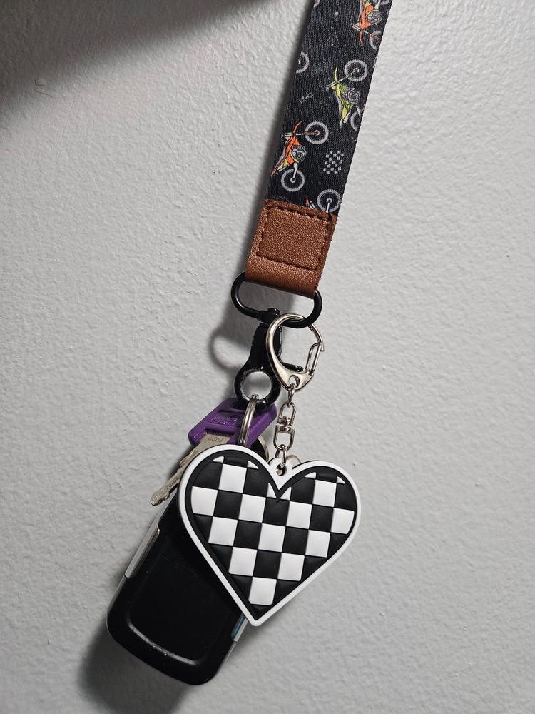 Checkered Heart Keychain - Customer Photo From Andrea 