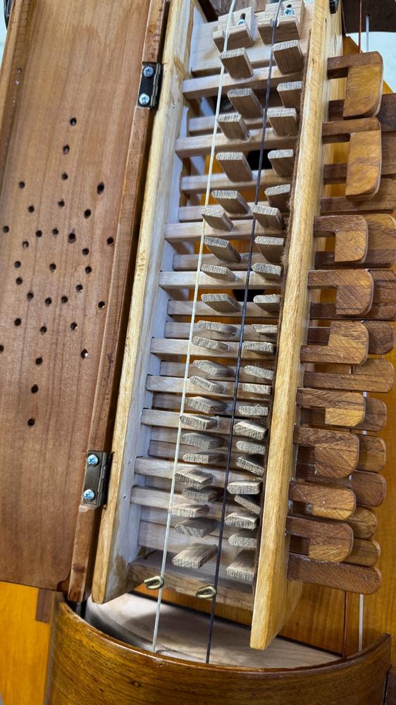 Mihály Vrábel - Baroque Style Hurdy Gurdy