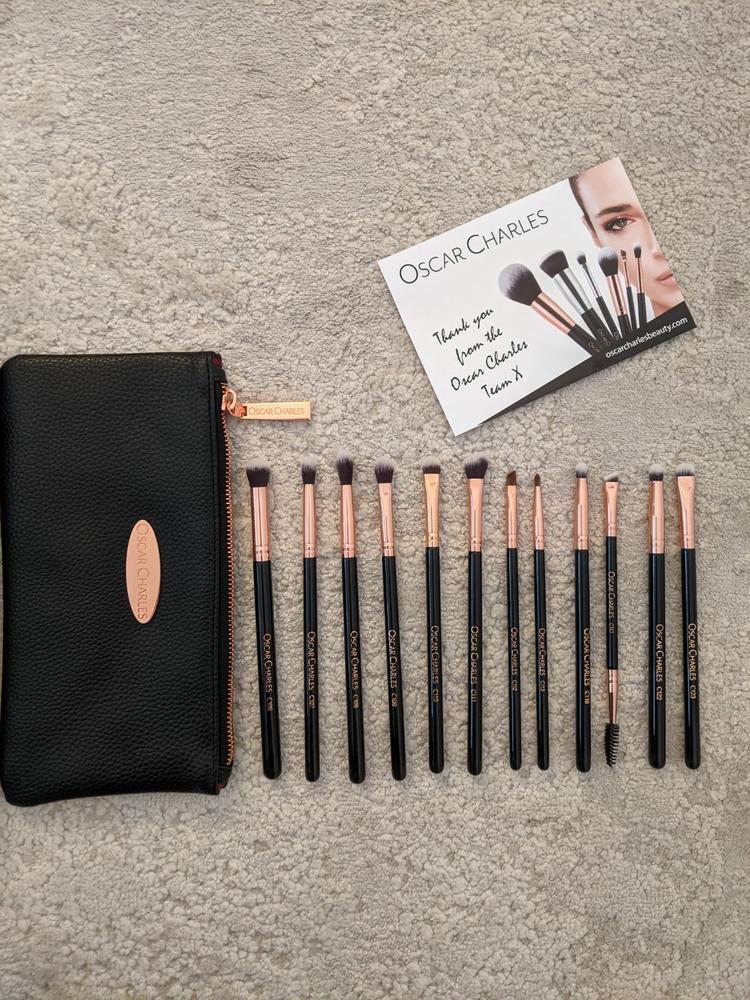 Oscar Charles Complete Professional Eye Makeup Brush Set Including a Luxury Cosmetic Clutch Bag - Rose Gold/Black - Customer Photo From Daisy Smith