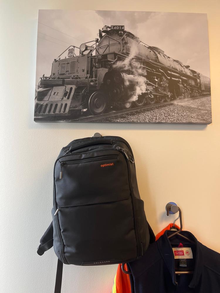 The Optimist´s Bag - Simon Sinek 2024 - Customer Photo From Kirk