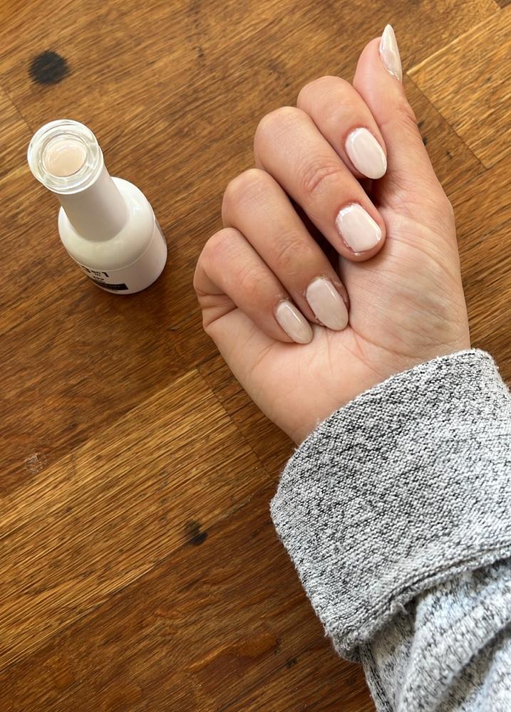 Vernis Gel 3 en 1 #499 Milly (Collection Milky) - Customer Photo From Jessica W.