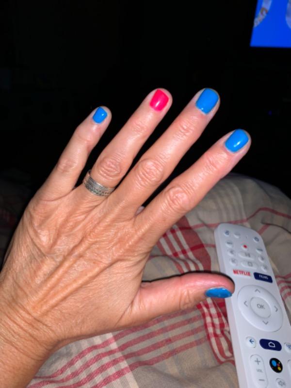 Vernis Gel 3 en 1 #700 Jacqueline (Collection Pretty Bright) - Customer Photo From Julie Gagnon