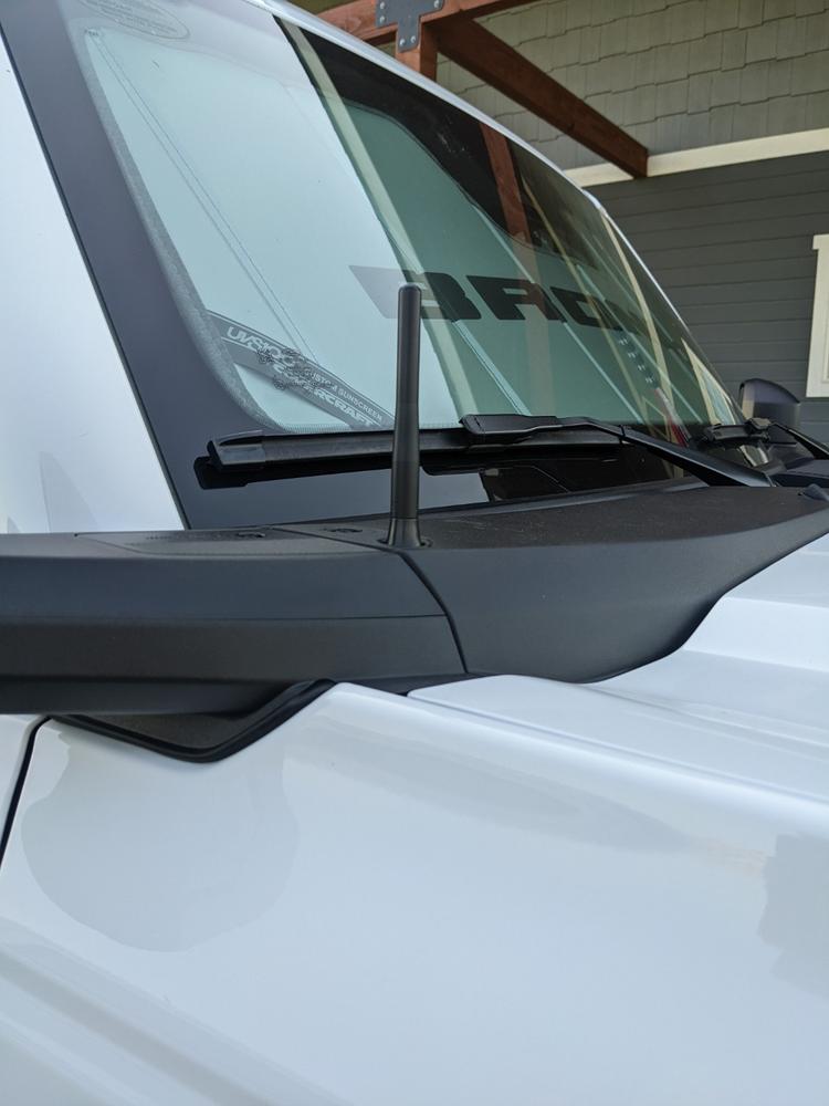 Perfect-Fit Stubby Antenna |  Ford F-150/Raptor (2021+), Super Duty (2022+), Bronco (2021+) - Customer Photo From RODNEY MAY