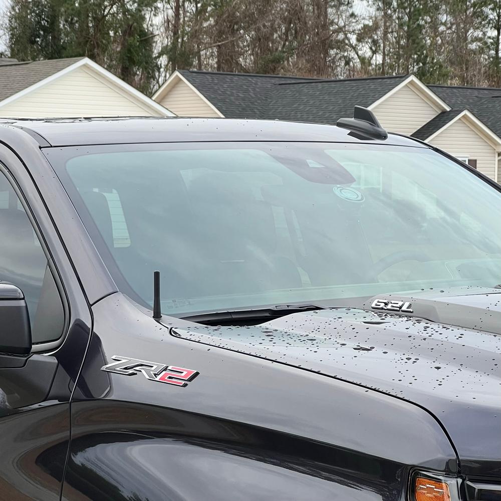 Perfect-Fit Stubby Antenna |  Chevrolet Silverado 1500 (2019+), GMC Sierra 1500 (2019+) - Customer Photo From Zach W.