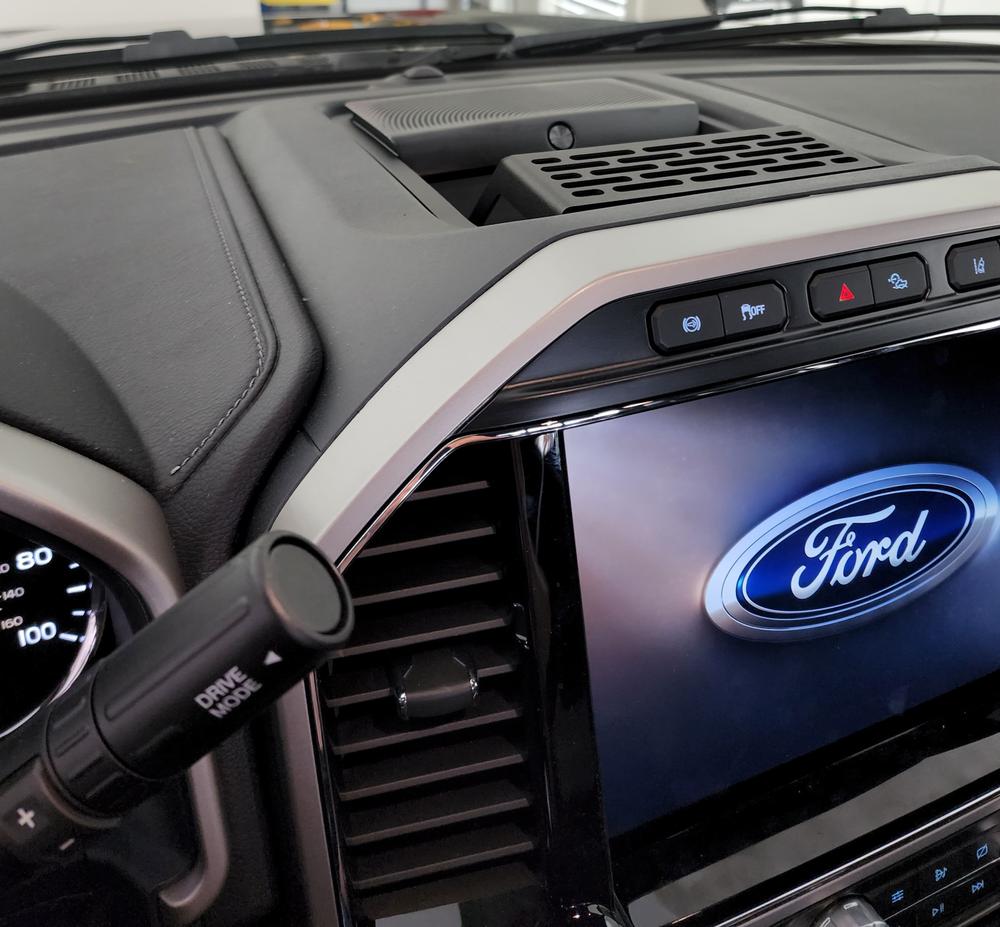 Dash Mount | Ford Super Duty F-250, F-350, F-450 (2022+, 12" screen) - Customer Photo From Kyle Gregory