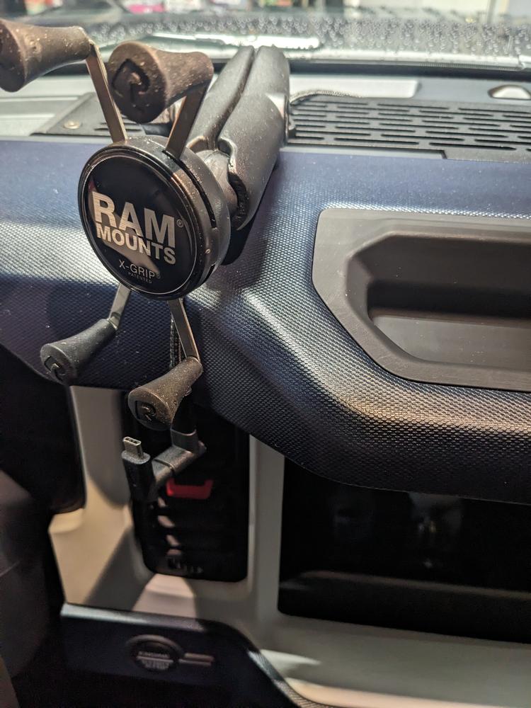Dash Mount (Standard and PRO) | Ford Bronco (2021+) - Customer Photo From Jose
