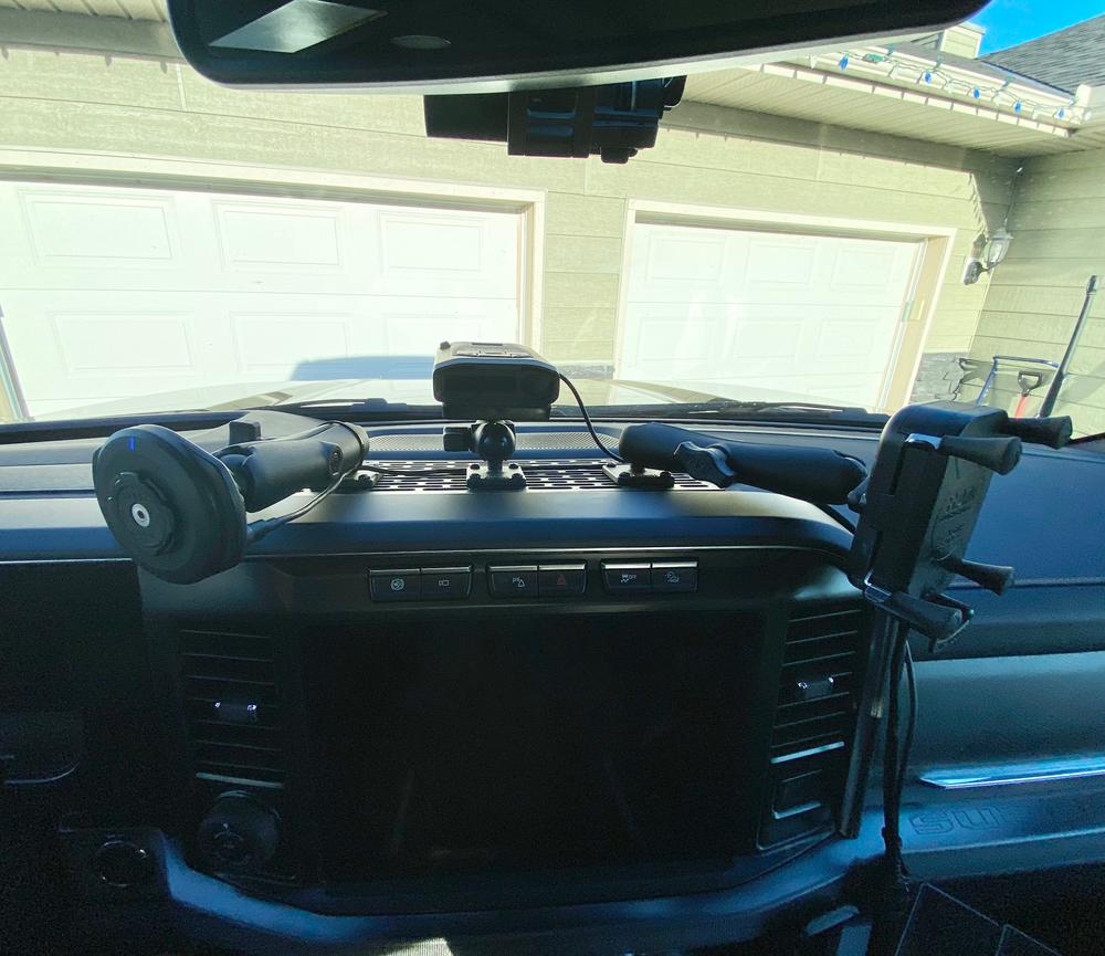 Dash Mount | Ford Super Duty F-250, F-350, F-450 (2023) - Customer Photo From Kevin Lauzon