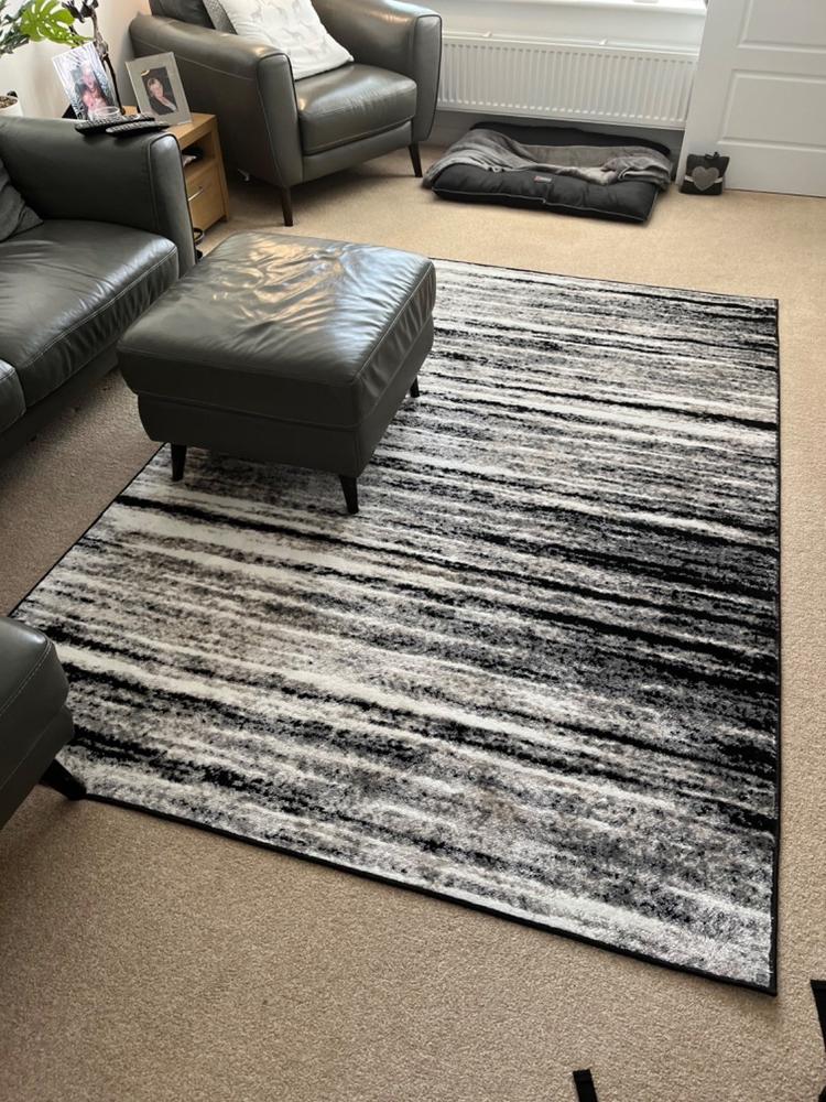 Palma Striped Modern Rug V2 - Customer Photo From Susanne Collier