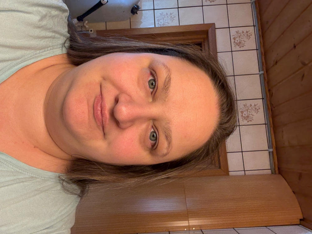 Kesän hehku kasvoöljy, silkinpehmeä, nopeasti imeytyvä kuivaöljy kasvoille, 100 % luonnollinen, vegaaninen, 30 ml - Customer Photo From Jenny-Helen H.