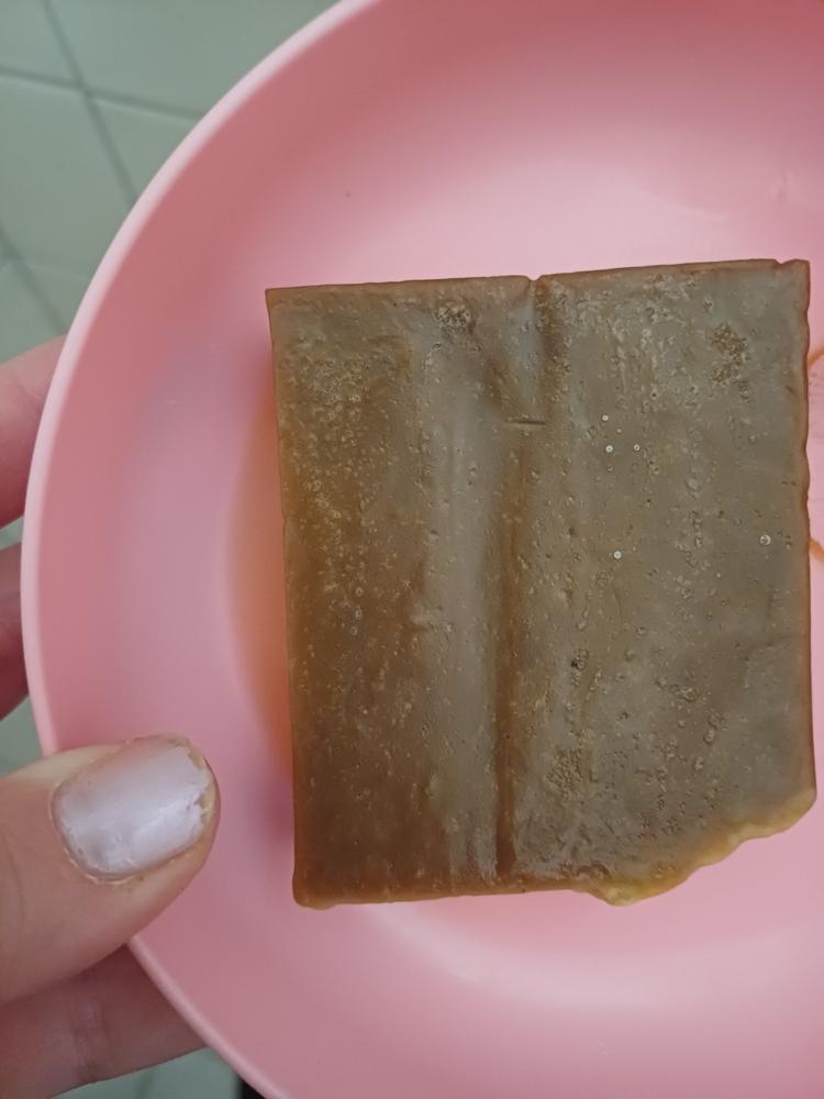 Vihreä Tee & Kamomilla 2 in 1 shampoo psoriasis päänahalle ja vartalolle, vähentää kutinaa ja hilsettä, 100% luonnollista, vegaaninen - Customer Photo From Heidi M.