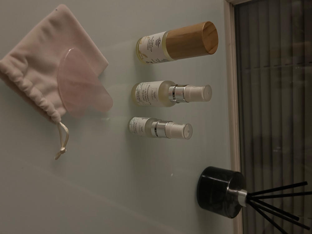 Gua Sha hierontakivi, lievittää jännitystä ja vähentää turvotusta sekä tehostaa ihonhoitotuotteiden imeytymistä - Customer Photo From Minna K.