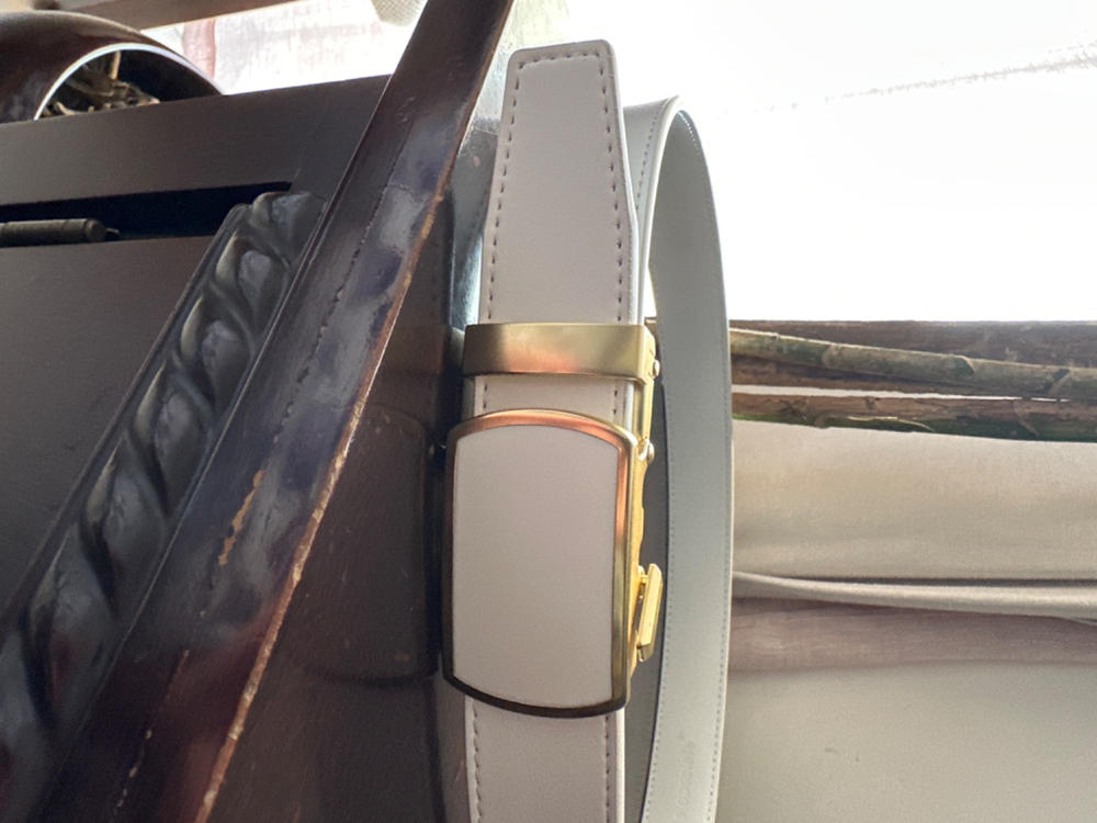 1.25" White Onyx Buckle in Gold with a Curve - Customer Photo From Emil Haroldsen