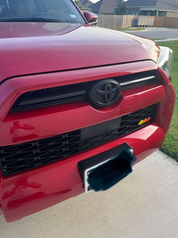 4Runner Grille Bar Black Overlays (2020-2022) - Customer Photo From Lena M.