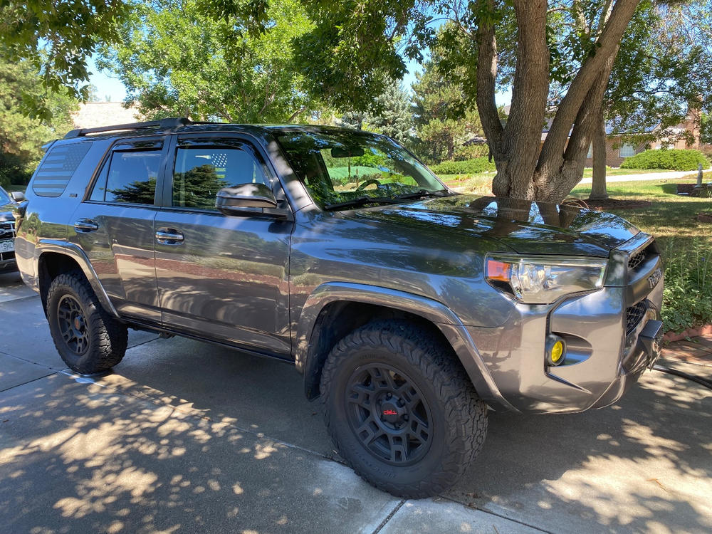 4Runner Lifestyle Carbon Fiber Steering Wheel - Customer Photo From Amber A.