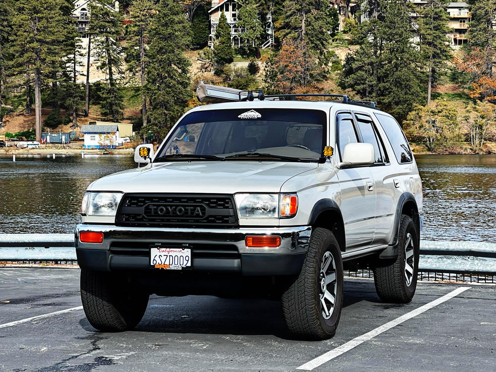 4Runner Lifestyle Windshield Banner - Customer Photo From Arvil P.