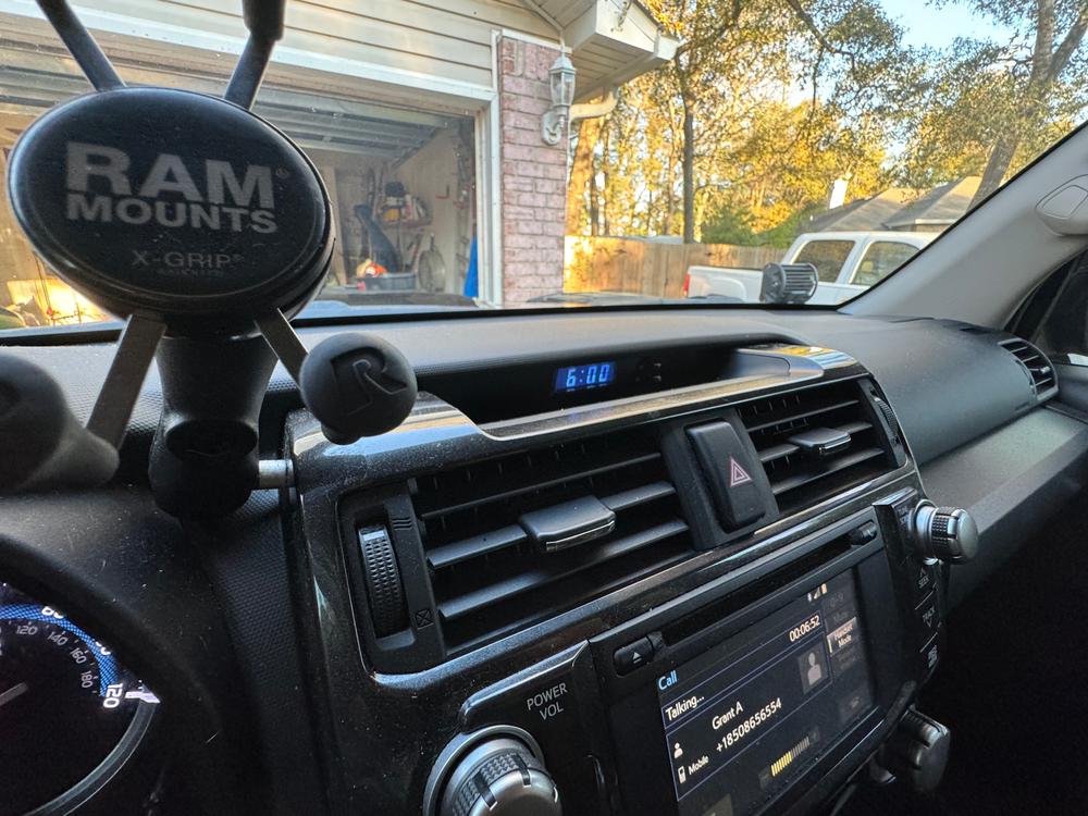 LabOps Gear Dash Mount For 4Runner (2010-2024) - Customer Photo From Claw