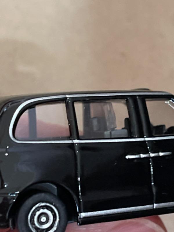 Oxford Diecast LEVC Electric Taxi Black - Customer Photo From Javier Tong
