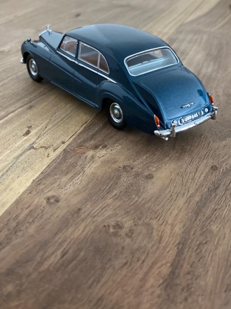 Oxford Diecast Rolls Royce Phantom V James Young Windsor Blue - Customer Photo From Michael Jacobs