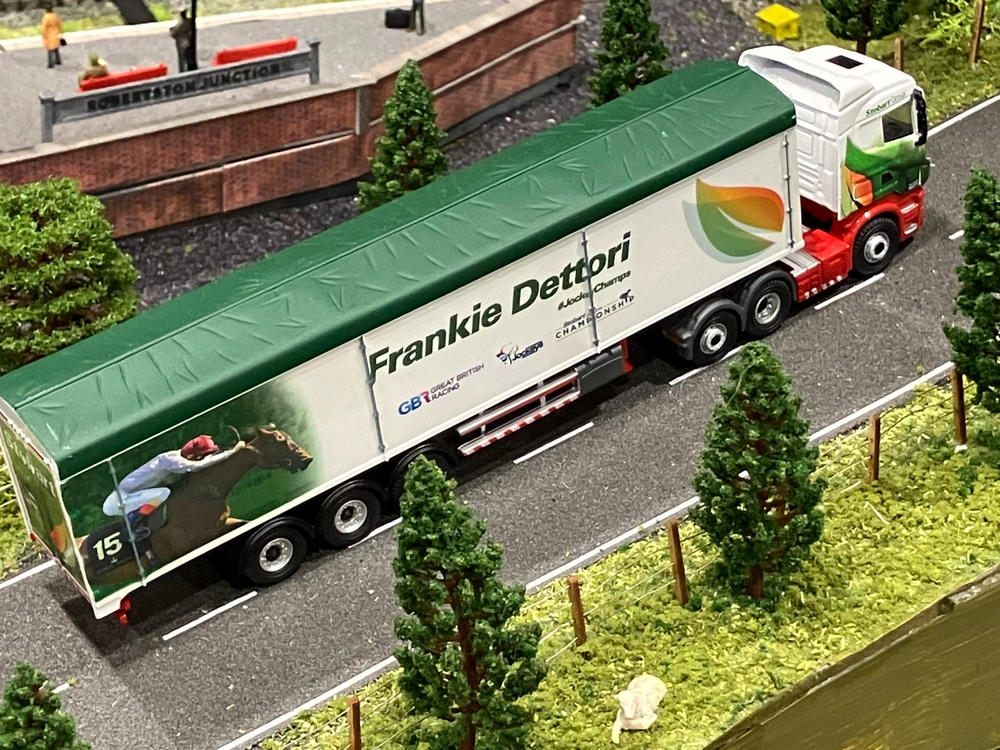 Oxford Diecast Stobart - Frankie Dettori - 1:76 Scale - Customer Photo From Peter Young