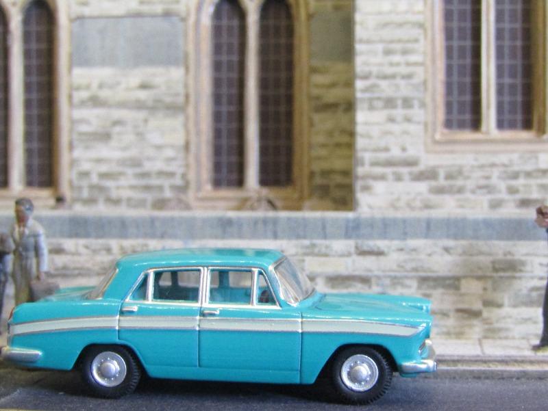 Oxford Diecast Fern Green/Snowberry White Austin Cambridge - Customer Photo From John Howe