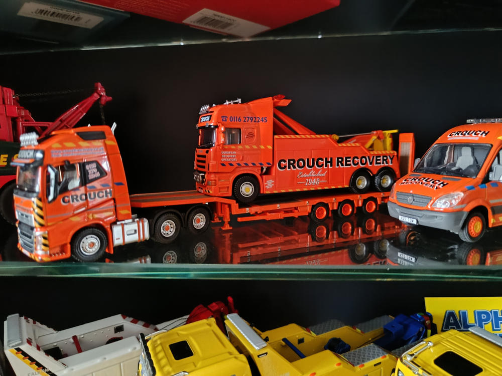 Oxford Diecast Volvo FH4 GXL Semi Low Loader Crouch Recovery
