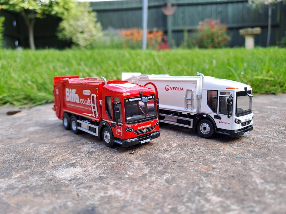 Oxford Diecast Veolia Dennis Eagle Olympus Refuse Truck 1:76 scale - Customer Photo From Ian Usher