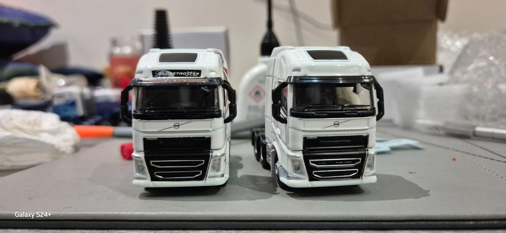 Volvo FH4 Cab White — Oxford Diecast