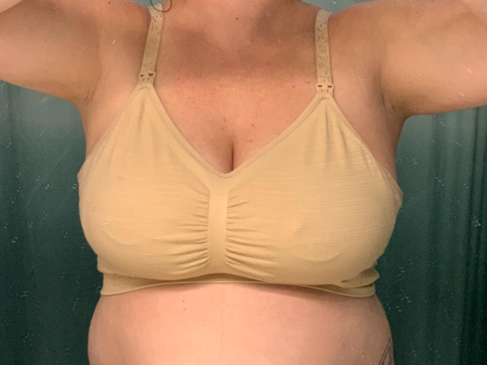Ashanna Bri - I never thought I'd wear a bra to bed until Ifound a bra that  feels weightless and keeps my breast lifted and supported without the  strain . Ladies!!! @thebreastwhisperer