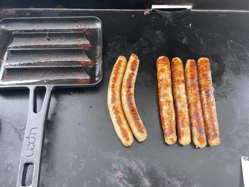 Anyone tried a UPAN for sausages? : r/castiron