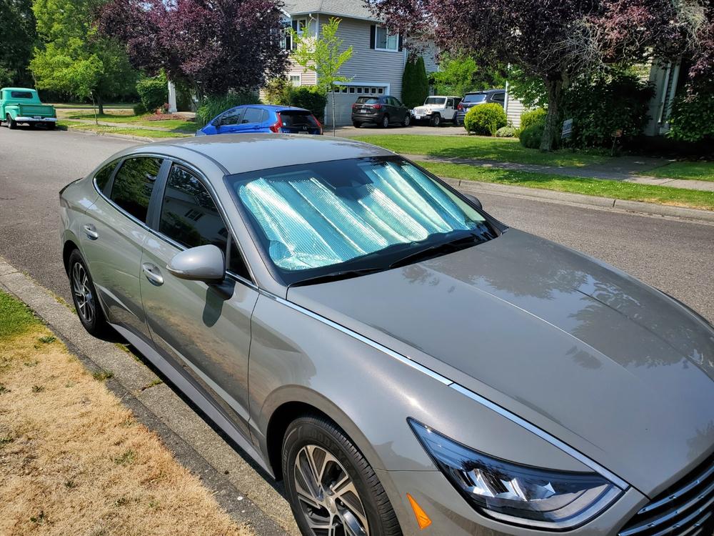 Shatter-X Universal Wipe On Liquid Glass (SiO2) Windshield Protection - Customer Photo From Ronnie Sanchez
