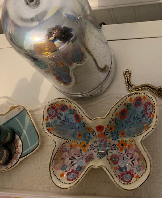 Shaped Ceramic Trinket Bowl - Butterfly - Customer Photo From Cecile Cloutier