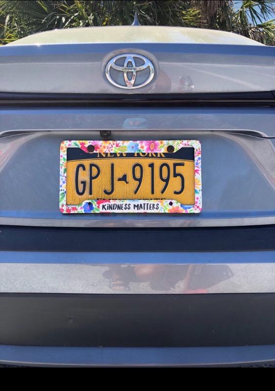 License Plate Frame - Kindness Matters - Customer Photo From Veronica Alisse
