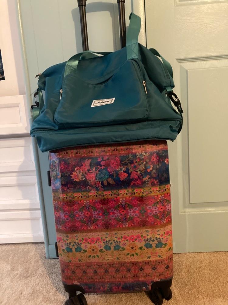 Travel Happy Carry-On Suitcase - Magenta Border - Customer Photo From Susan Cole