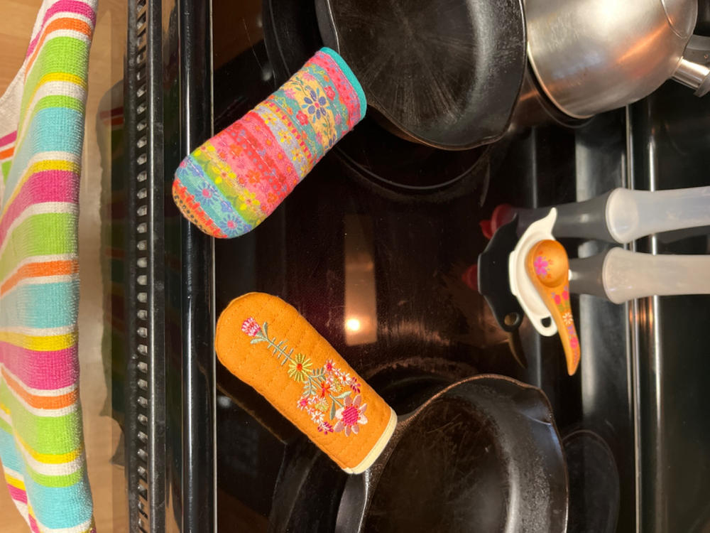 Cook Happy Pot Handle Cover, Set of 2 - Rainbow Borders - Customer Photo From Elaine Pitman