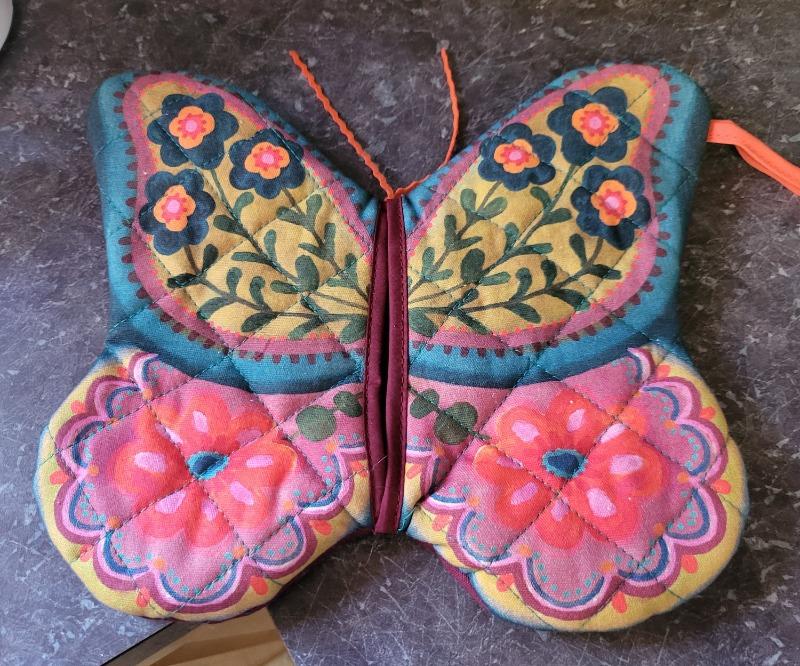 Bake Happy Oven Mitt - Butterfly - Customer Photo From Cheryl Morris