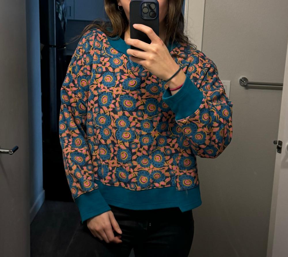 Selah Printed Sweatshirt - Teal Dahlias - Customer Photo From Catriona MacGregor