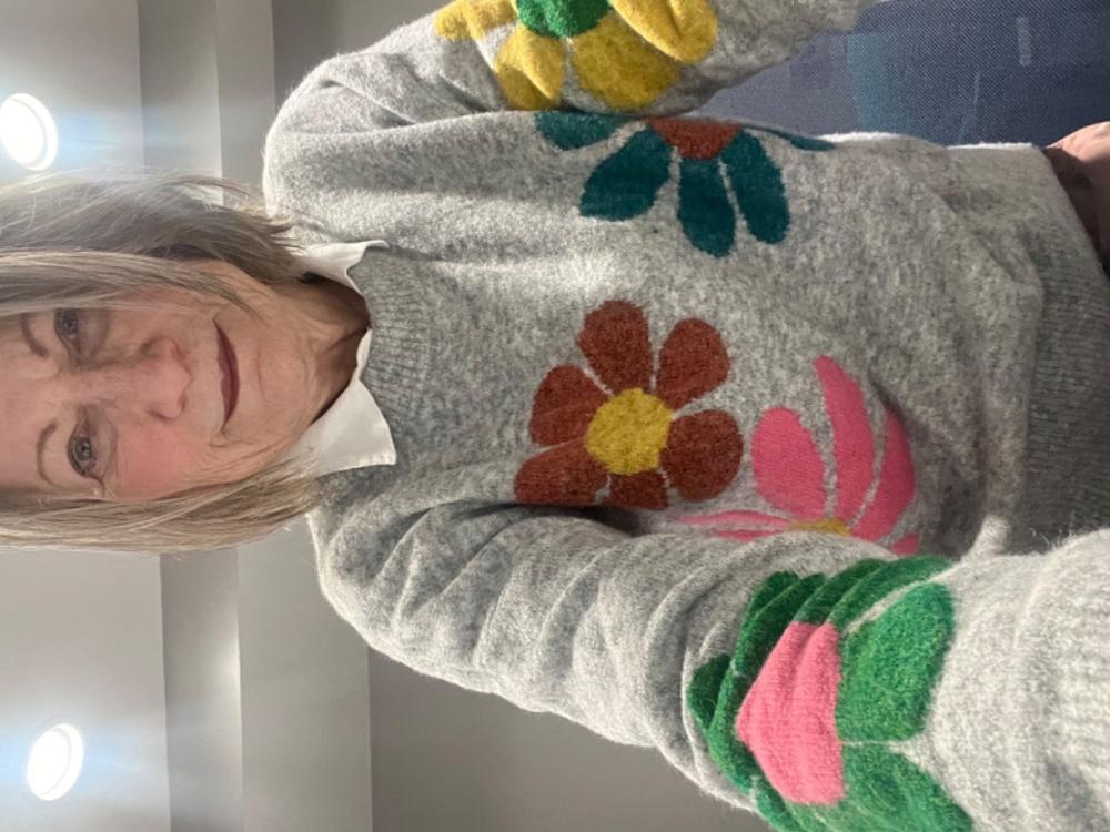 Boxy Intarsia Sweater - Ash Flower - Customer Photo From Marian Pickman
