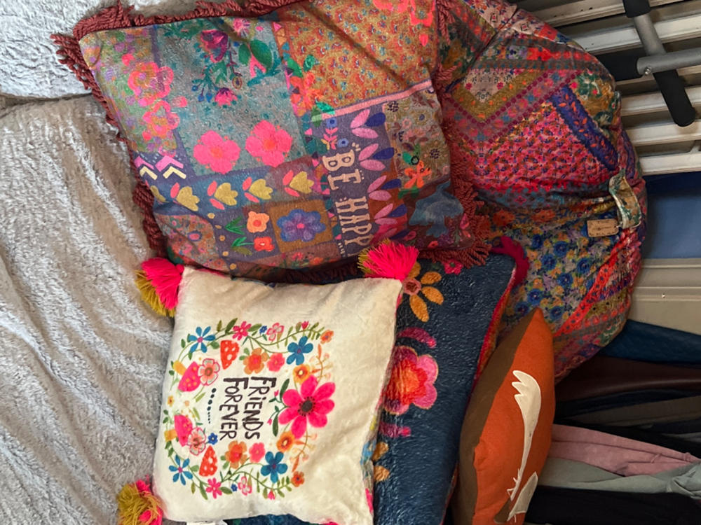 Bungalow Pillow - Be Happy - Customer Photo From Elizabeth Warman