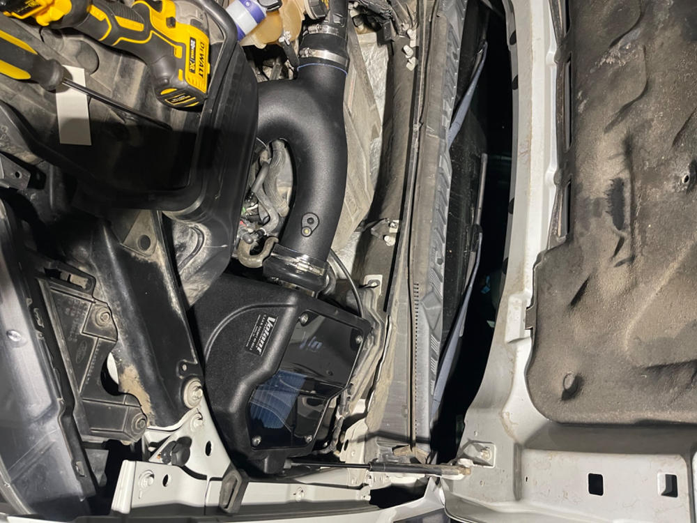 Closed Box Air Intake (19835) 17-20 Ford F-150 EcoBoost, Raptor, 18-22 Expedition, Lincoln Navigator 3.5T - Customer Photo From Antoine James