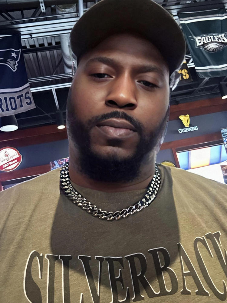 Miami Cuban Link Choker (18mm) in Yellow Gold-Plated - Customer Photo From Malcolm M.
